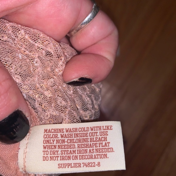 🌞Arizona Jeans sequined top - Picture 6 of 6